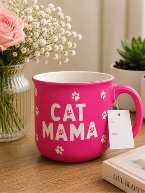 Pink cat mama mug with paw prints NEW